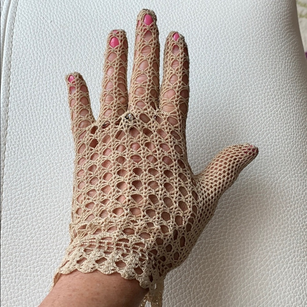 Vintage crocheted gloves